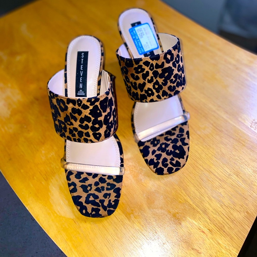 STEVEN by Steven Madden- ROXY WEDGE SANDAL Size 8 never been worn no box incl.